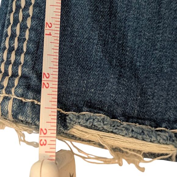 New ROCK REVIVAL Capri Denim Jeans KAI Light Wash Rhinestone Pockets Women 28 - Picture 9 of 10